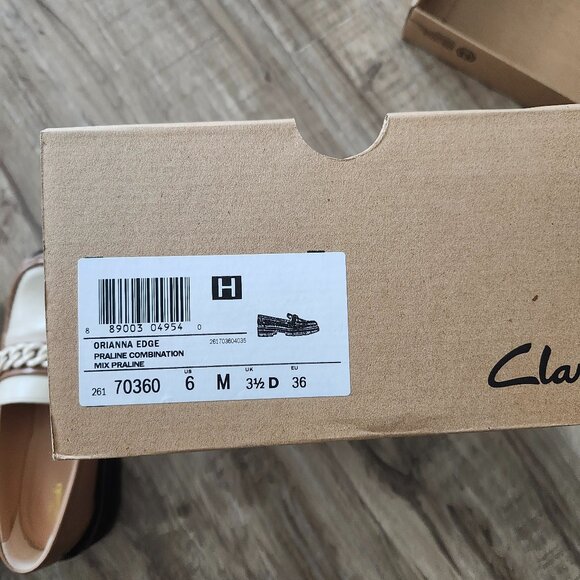 NWOT Clarks leather loafers size 5.5 - 6 - Picture 2 of 7